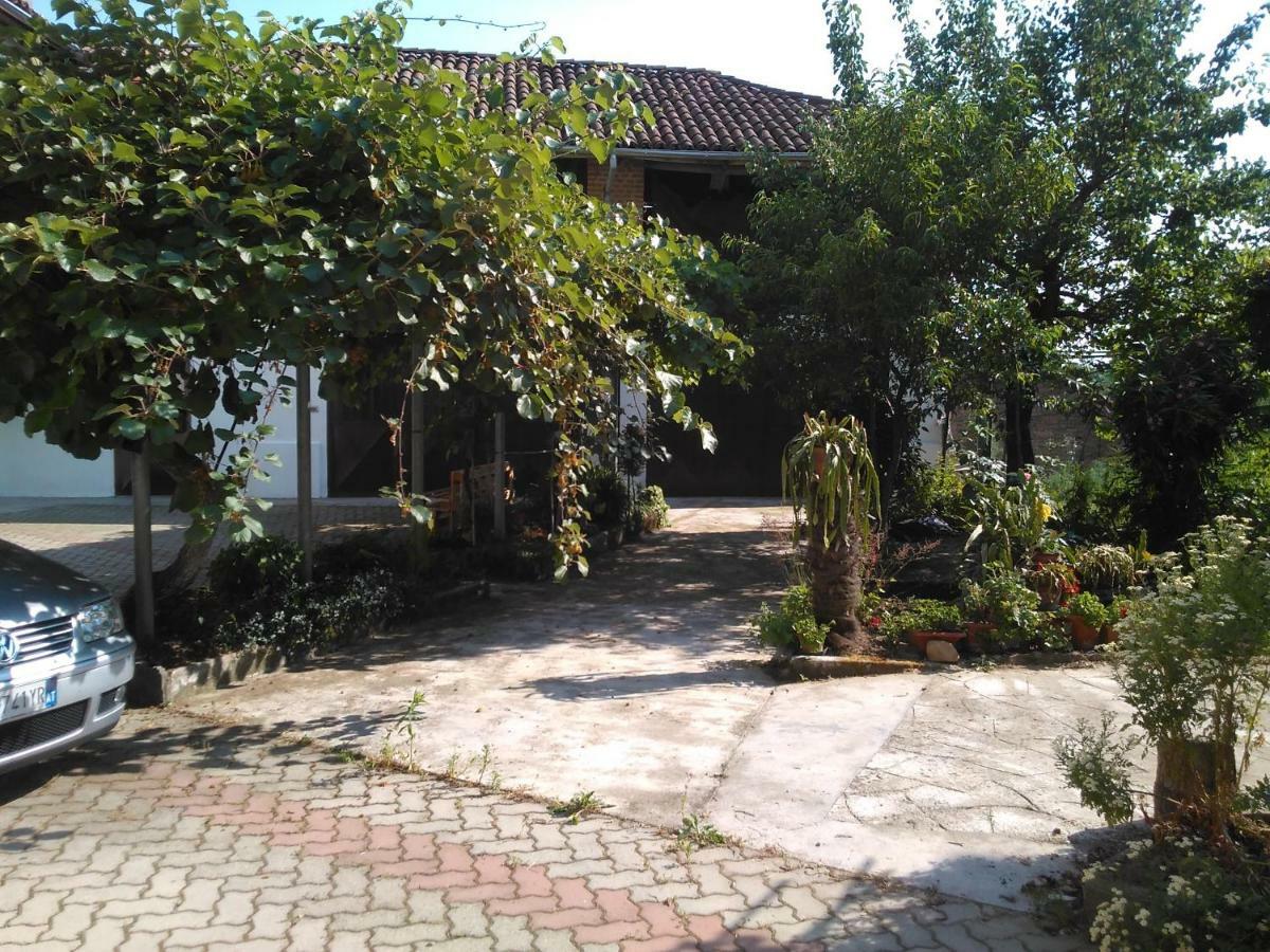 Гостевой дом Casa Aromi Ed Arte Асти Экстерьер фото