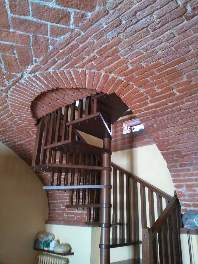 Гостевой дом Casa Aromi Ed Arte Асти Экстерьер фото