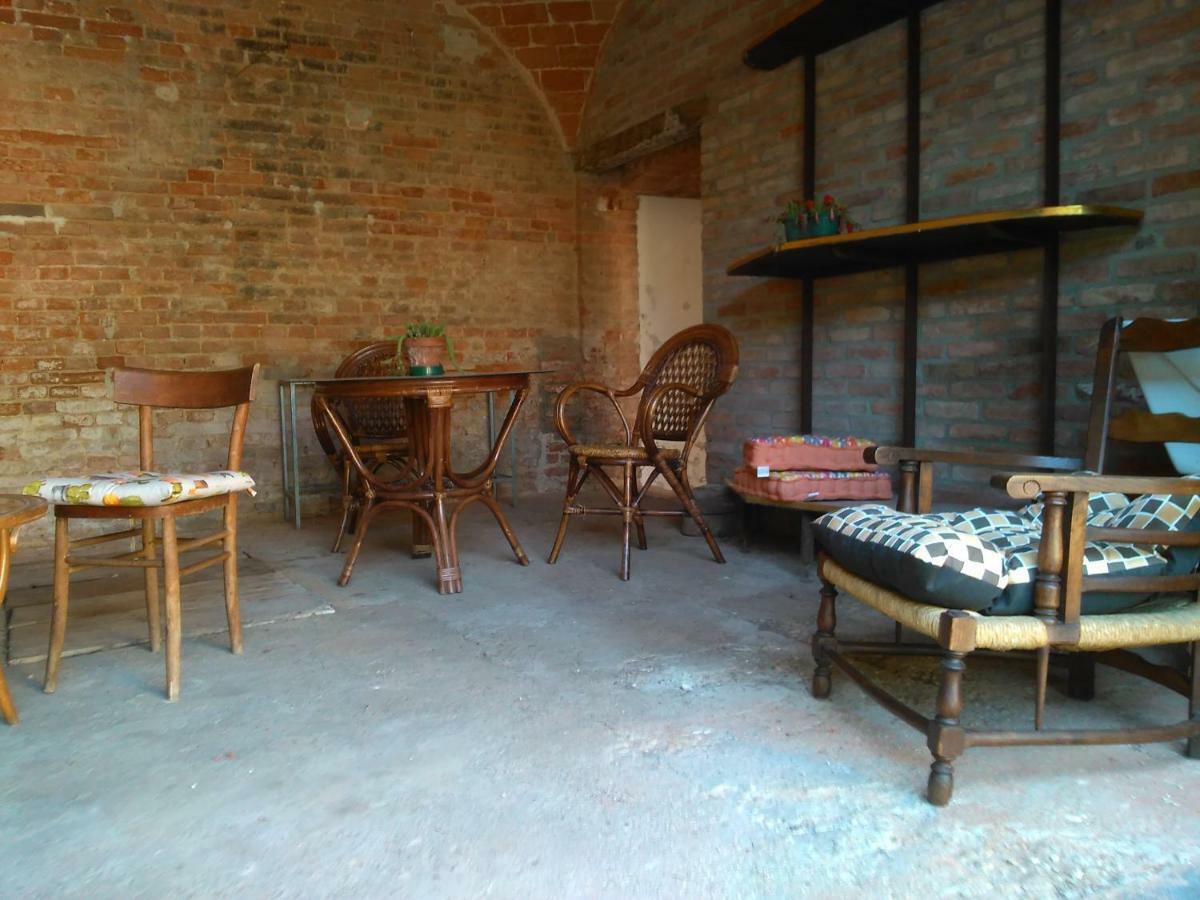 Гостевой дом Casa Aromi Ed Arte Асти Экстерьер фото