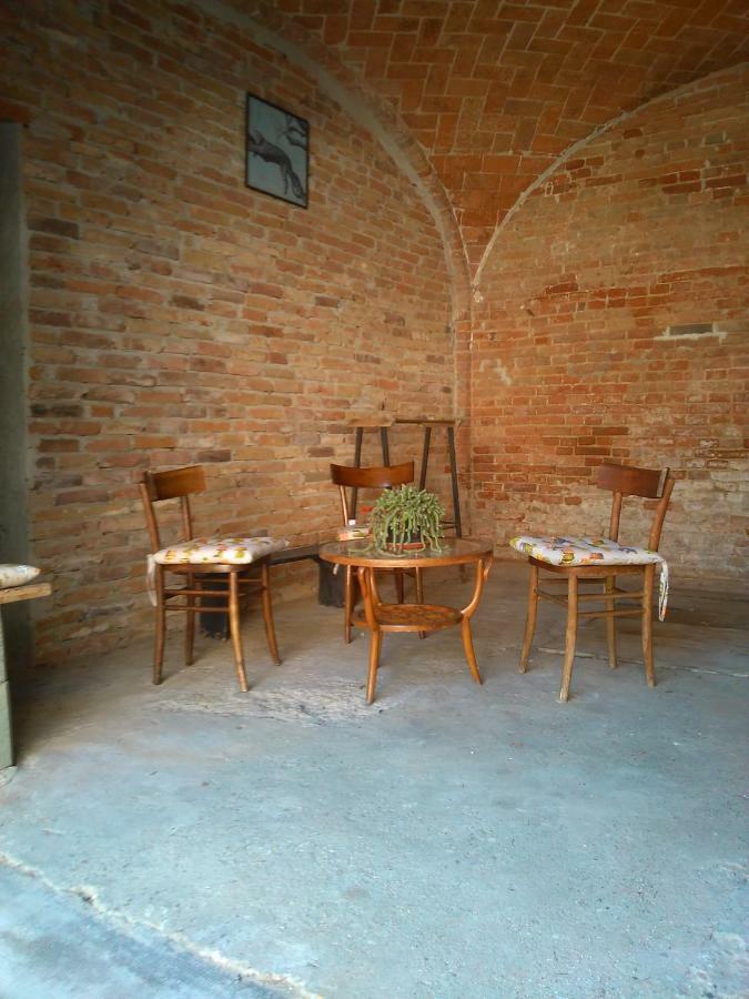 Гостевой дом Casa Aromi Ed Arte Асти Экстерьер фото